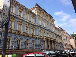 Budova Gymnázia Jana Nerudy